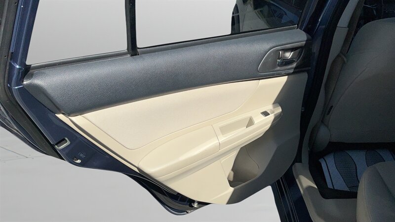 2013 Subaru XV Crosstrek 2.0i Premium - Photo 12 - Jonestown, PA 17038