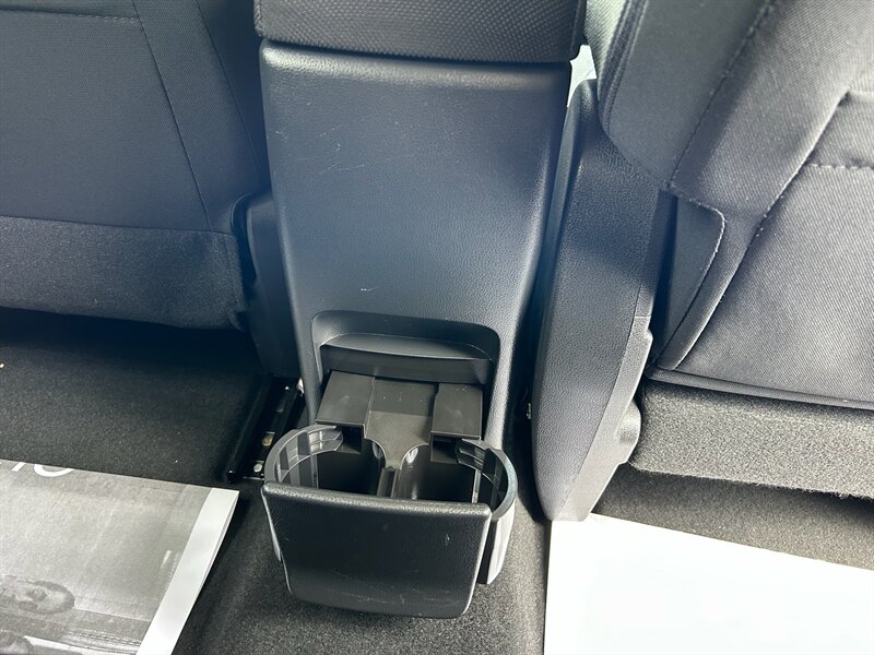 2013 Nissan Rogue S photo 3