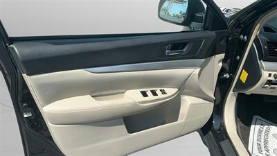 2012 Subaru Outback 2.5i Premium - Photo 12 - Jonestown, PA 17038