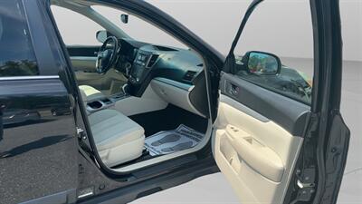 2012 Subaru Outback 2.5i Premium - Photo 11 - Jonestown, PA 17038
