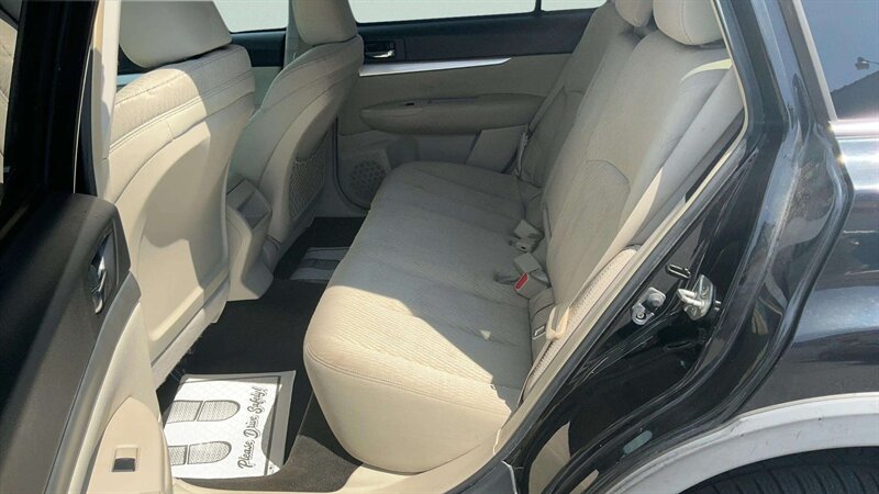 2012 Subaru Outback 2.5i Premium - Photo 15 - Jonestown, PA 17038