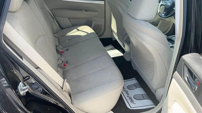 2012 Subaru Outback 2.5i Premium - Photo 18 - Jonestown, PA 17038