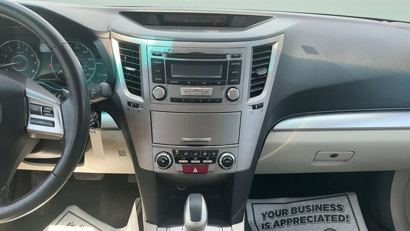 2012 Subaru Outback 2.5i Premium - Photo 8 - Jonestown, PA 17038