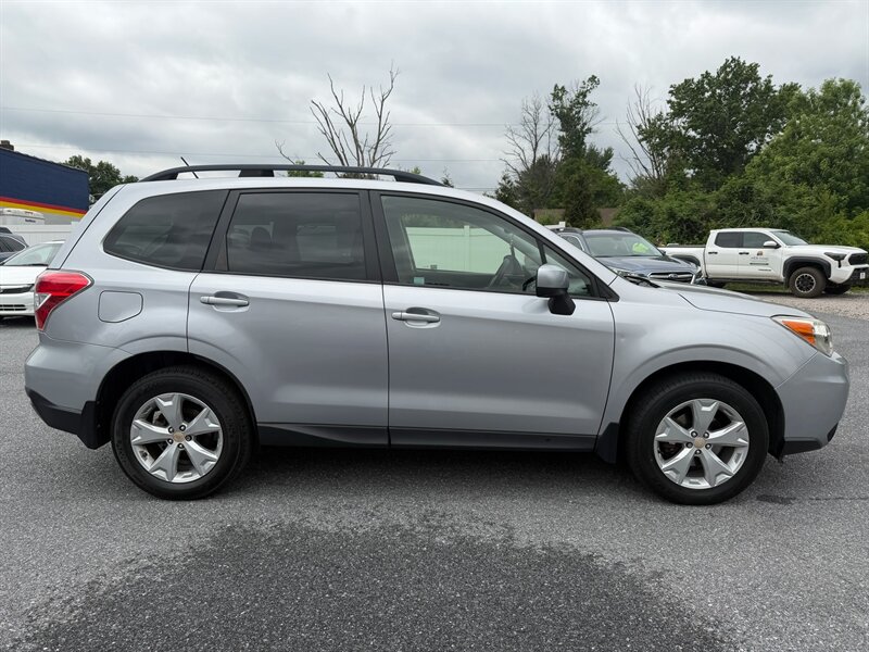 2015 Subaru Forester 2.5i Premium - Photo 5 - Jonestown, PA 17038