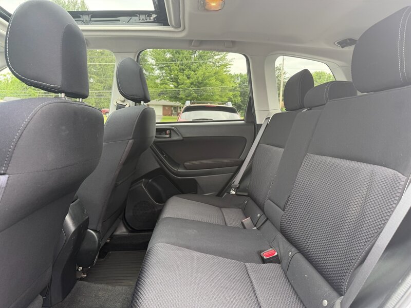 2015 Subaru Forester 2.5i Premium - Photo 12 - Jonestown, PA 17038