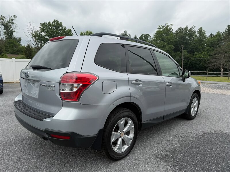 2015 Subaru Forester 2.5i Premium - Photo 6 - Jonestown, PA 17038