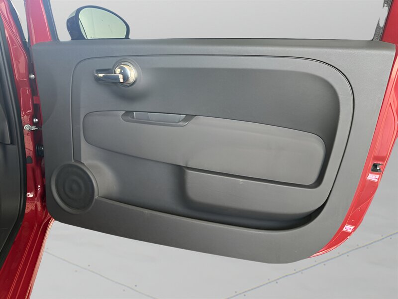 2012 FIAT 500c Lounge - Photo 10 - Jonestown, PA 17038