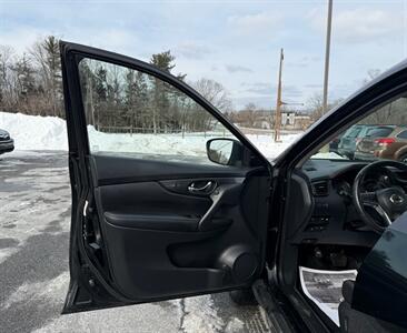 2018 Nissan Rogue S   - Photo 9 - Jonestown, PA 17038