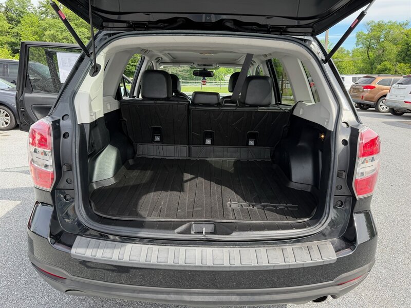 2016 Subaru Forester 2.5i Limited - Photo 12 - Jonestown, PA 17038