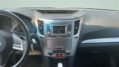 2014 Subaru Outback 2.5i Premium - Photo 8 - Jonestown, PA 17038