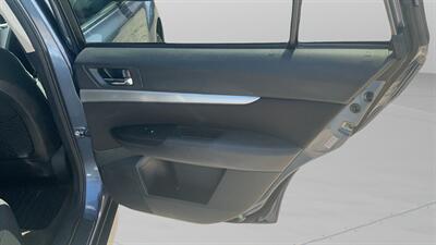2014 Subaru Outback 2.5i Premium - Photo 17 - Jonestown, PA 17038
