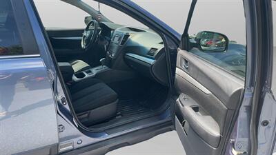 2014 Subaru Outback 2.5i Premium - Photo 11 - Jonestown, PA 17038