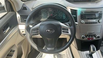 2014 Subaru Outback 2.5i Premium   - Photo 9 - Jonestown, PA 17038