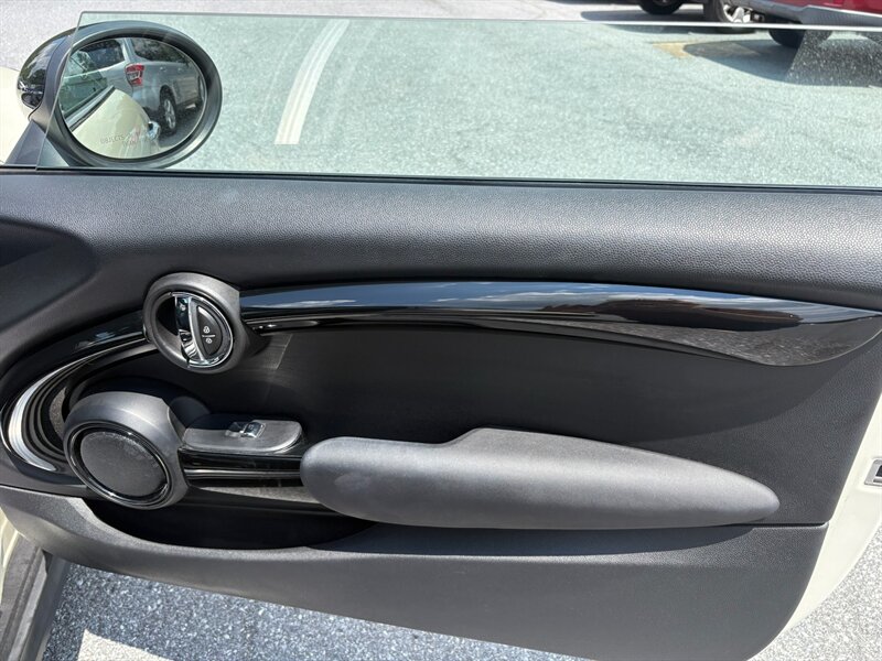 2017 MINI Hardtop 2 Door Cooper - Photo 16 - Jonestown, PA 17038