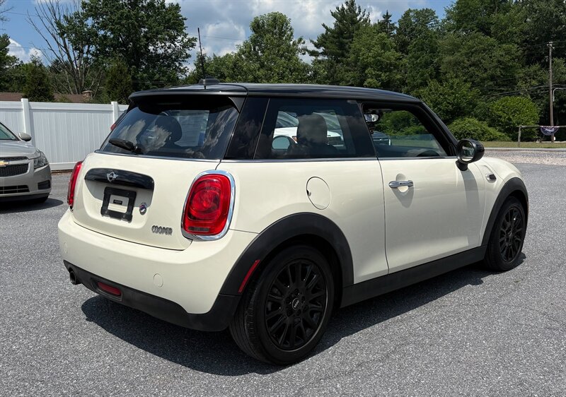 2017 MINI Hardtop 2 Door Cooper - Photo 6 - Jonestown, PA 17038