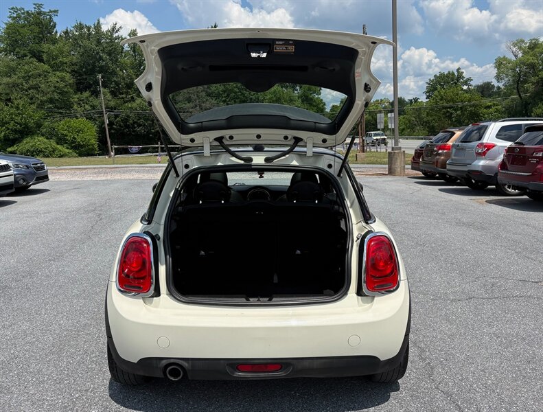 2017 MINI Hardtop 2 Door Cooper - Photo 7 - Jonestown, PA 17038