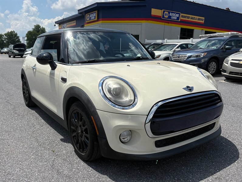 2017 MINI Hardtop 2 Door Cooper - Photo 4 - Jonestown, PA 17038