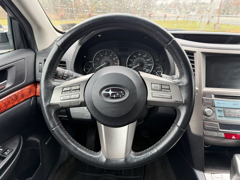 2011 Subaru Outback 3.6R Limited - Photo 17 - Jonestown, PA 17038