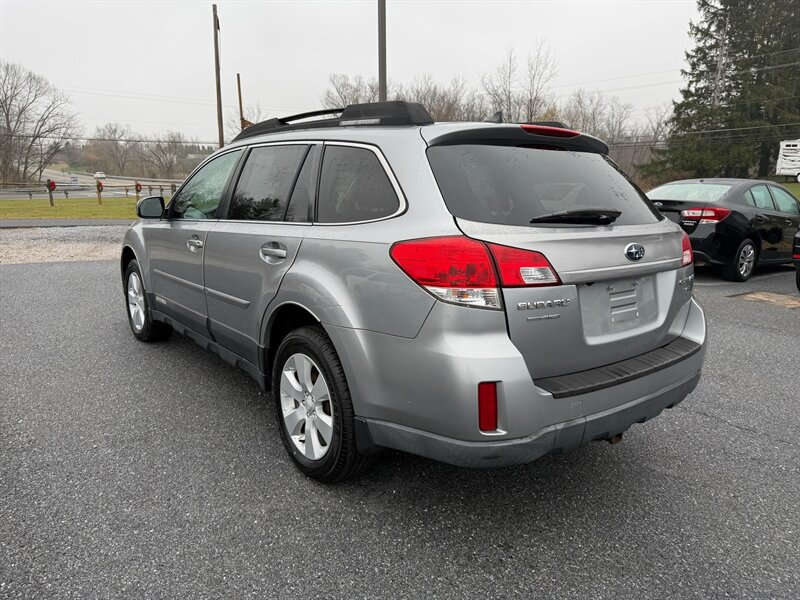 2011 Subaru Outback 3.6R Limited - Photo 8 - Jonestown, PA 17038