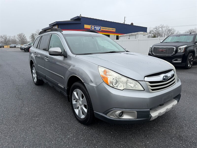 2011 Subaru Outback 3.6R Limited photo 4