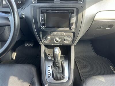 2014 Volkswagen Jetta SE PZEV   - Photo 15 - Jonestown, PA 17038