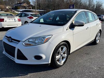 2013 Ford Focus SE   - Photo 2 - Jonestown, PA 17038