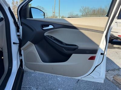 2013 Ford Focus SE   - Photo 17 - Jonestown, PA 17038