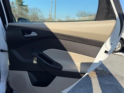 2013 Ford Focus SE   - Photo 14 - Jonestown, PA 17038