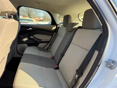 2013 Ford Focus SE   - Photo 12 - Jonestown, PA 17038