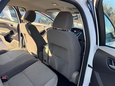 2013 Ford Focus SE   - Photo 15 - Jonestown, PA 17038