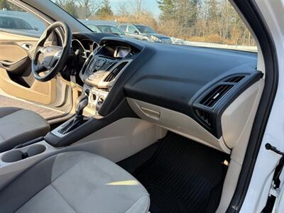 2013 Ford Focus SE   - Photo 18 - Jonestown, PA 17038