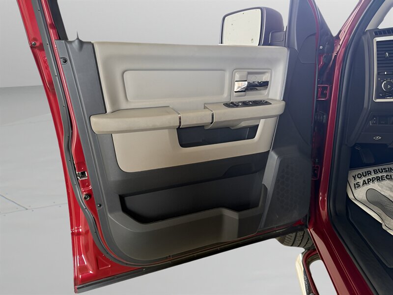 2010 Dodge Ram 1500 SLT Sport - Photo 10 - Jonestown, PA 17038