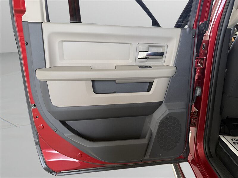 2010 Dodge Ram 1500 SLT Sport - Photo 11 - Jonestown, PA 17038