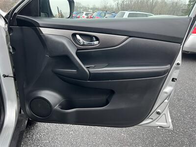 2016 Nissan Rogue SV   - Photo 18 - Jonestown, PA 17038