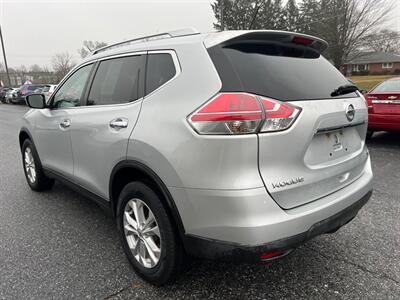 2016 Nissan Rogue SV   - Photo 2 - Jonestown, PA 17038