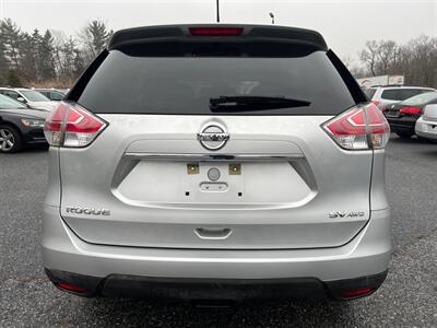 2016 Nissan Rogue SV   - Photo 3 - Jonestown, PA 17038