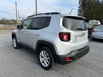 2017 Jeep Renegade Latitude   - Photo 8 - Jonestown, PA 17038