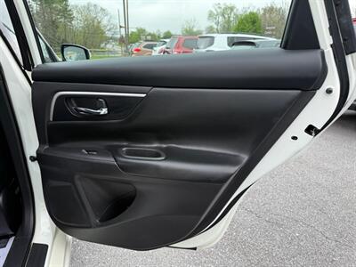 2016 Nissan Altima 2.5 - Photo 14 - Jonestown, PA 17038