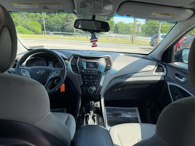 2016 Hyundai Santa Fe 2.4L - Photo 16 - Jonestown, PA 17038