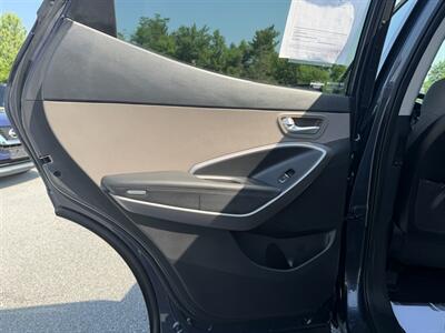 2016 Hyundai Santa Fe 2.4L - Photo 11 - Jonestown, PA 17038