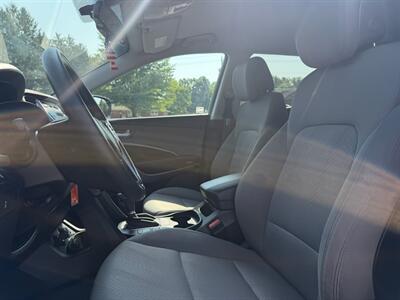 2016 Hyundai Santa Fe 2.4L - Photo 10 - Jonestown, PA 17038