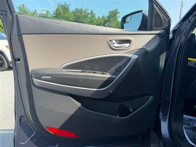 2016 Hyundai Santa Fe 2.4L - Photo 9 - Jonestown, PA 17038