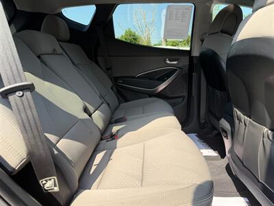 2016 Hyundai Santa Fe 2.4L - Photo 15 - Jonestown, PA 17038