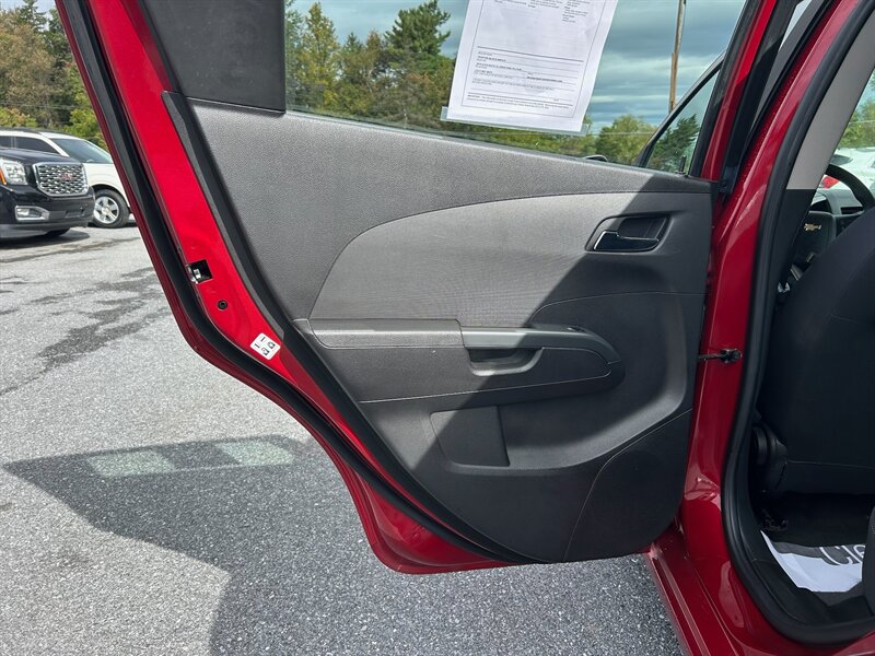2016 Chevrolet Sonic LT photo 9