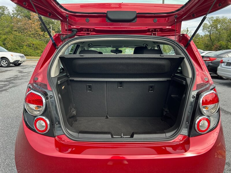 2016 Chevrolet Sonic LT photo 5