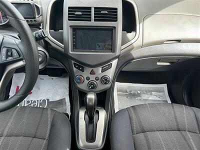 2016 Chevrolet Sonic LT Auto   - Photo 18 - Jonestown, PA 17038