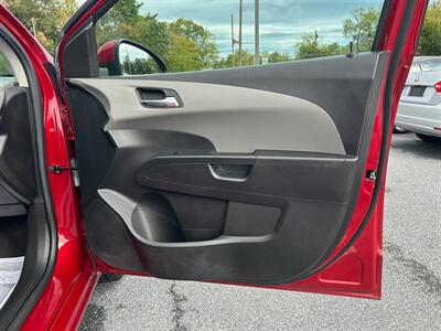 2016 Chevrolet Sonic LT Auto   - Photo 26 - Jonestown, PA 17038