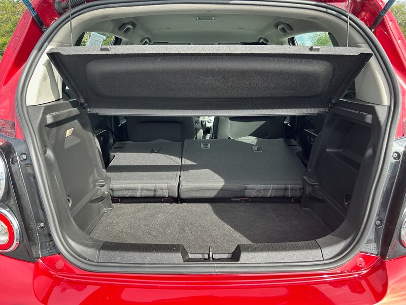 2016 Chevrolet Sonic LT photo 4
