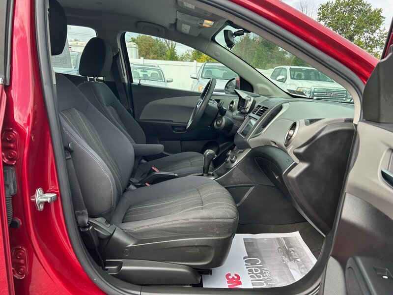 2016 Chevrolet Sonic LT photo 18