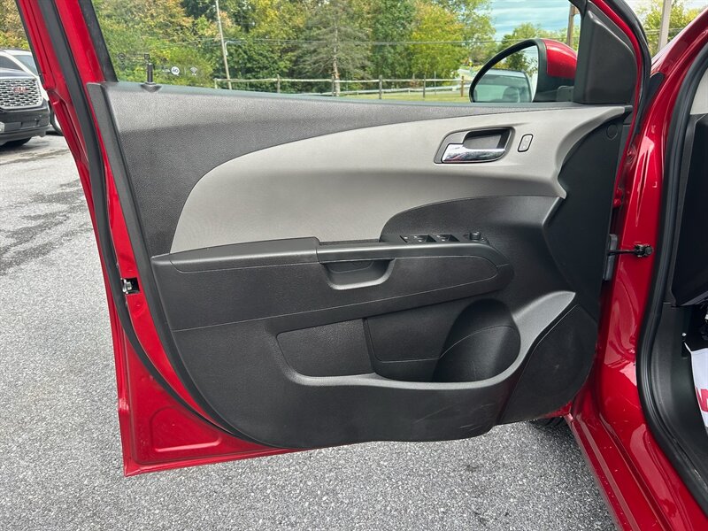 2016 Chevrolet Sonic LT photo 20